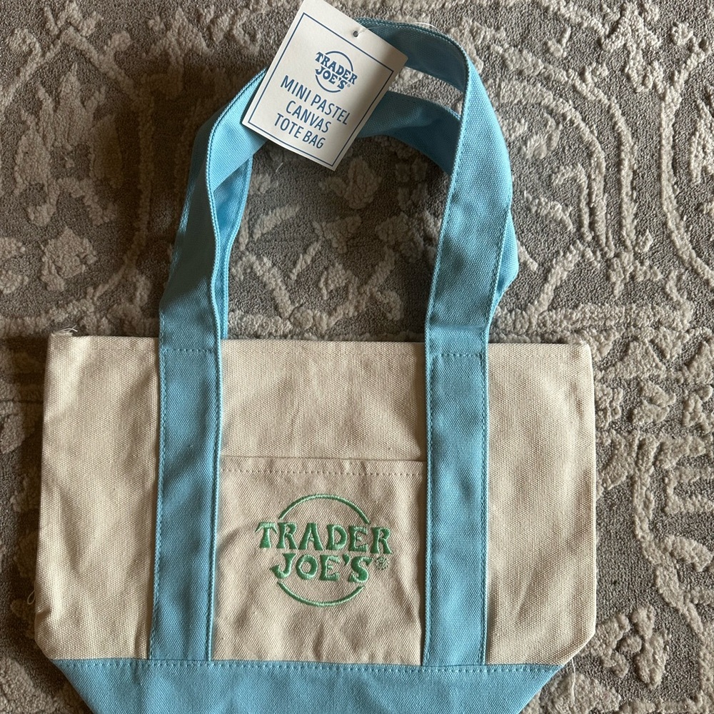 Trader Joe’s Spring 2025 Mini Pastel tote in light blue